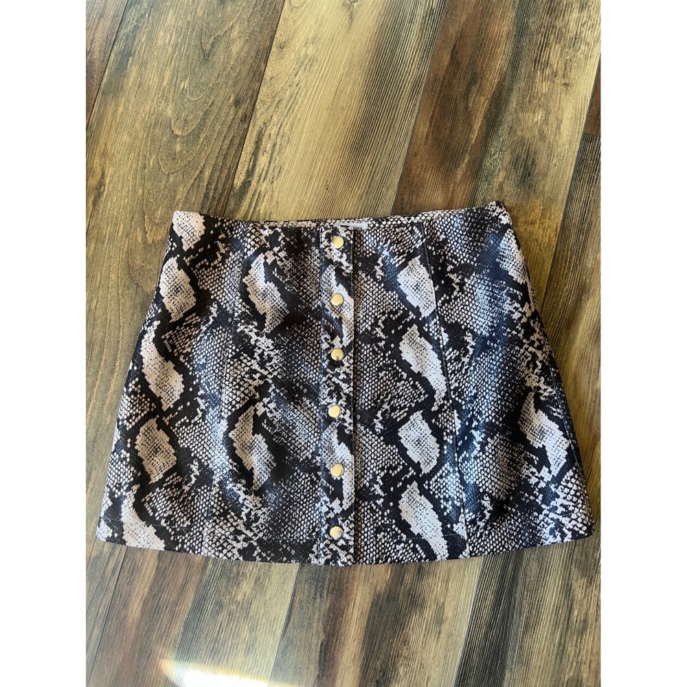 Urban Outfitters Snakeskin Faux Leather Button Front Mini Skirt‎ edgy mobwife